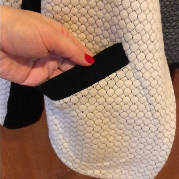 Club Monaco soft blazer so stylish and unique - Picture 3 of 6